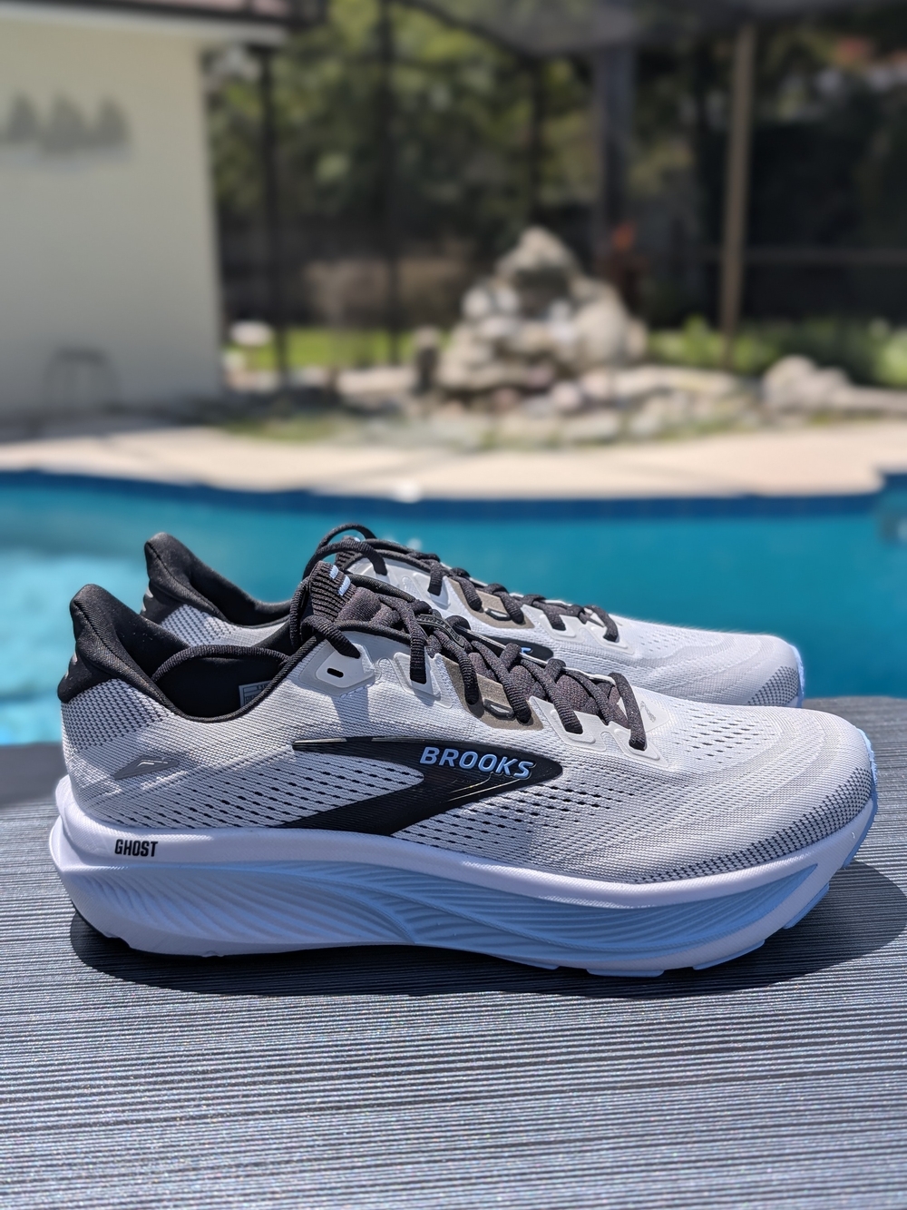 Brooks Ghost 18 Mens Size 10.5 White Black Blue Running Shoe 1104931D172